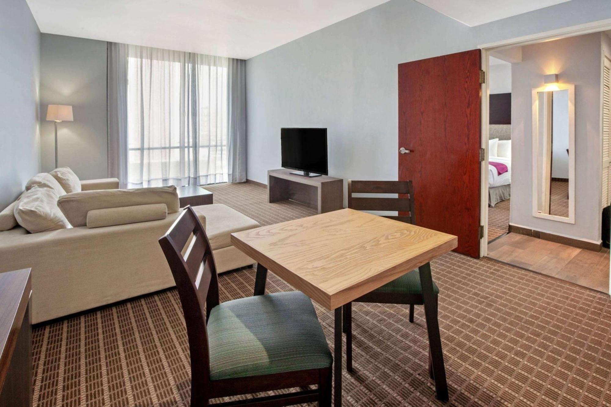 Chn Hotel Monterrey Norte, Trademark Collection By Wyndham Kültér fotó