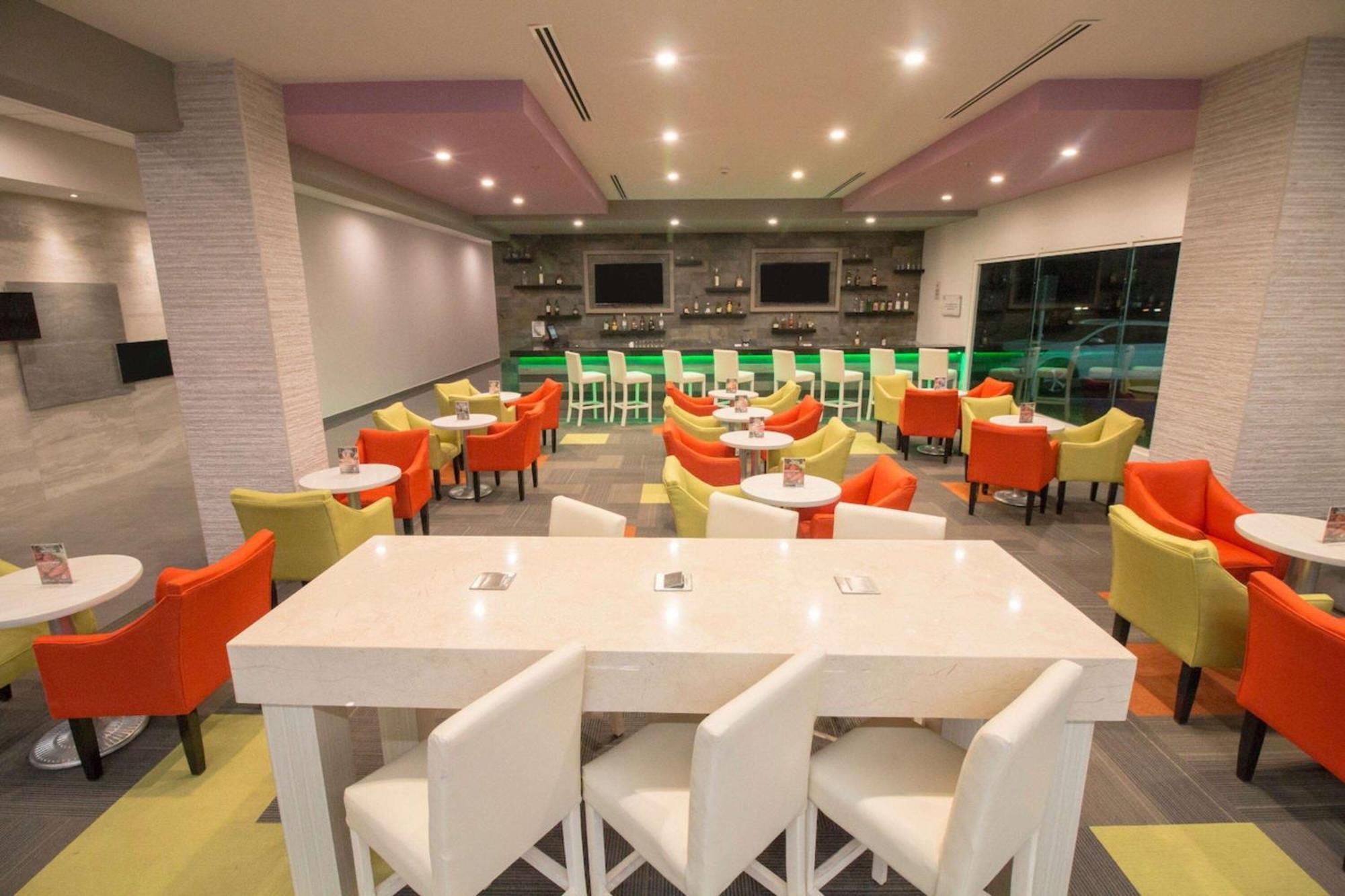 Chn Hotel Monterrey Norte, Trademark Collection By Wyndham Kültér fotó